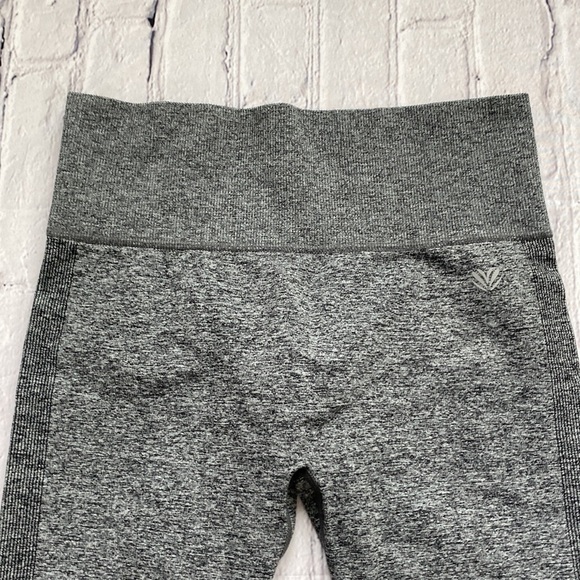 Forever 21 and Old Navy Active 2 pairs Medium joggers - Picture 9 of 12